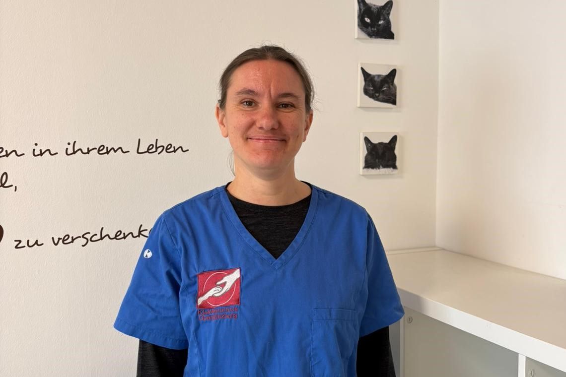 Dr. Alyssa Petersen - Tierärztin, Innere Medizin, Anästhesie, Sonographie, Röntgen, Chirurgie