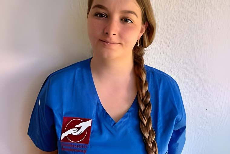Janina Jess Studentin der Tiermedizin, TMFA, Zahnmedizin, Anästhesie, Chirurgie